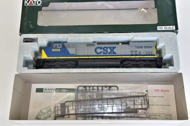 HO KATO 37-1303 CSX Transportation GE C44-9W Dash 9 Diesel #9009 - DC