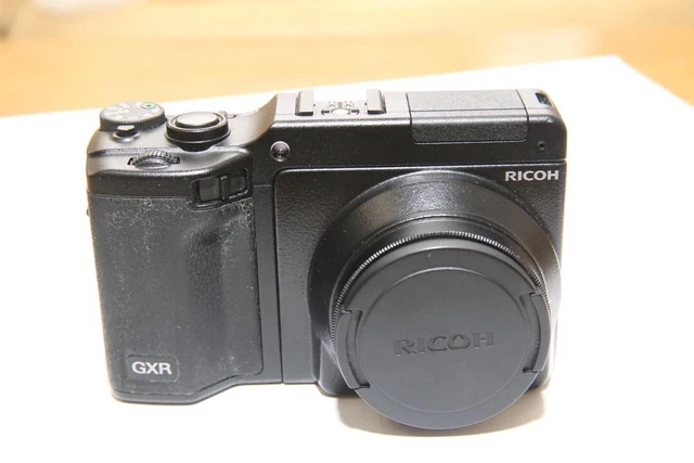 RICOH GXR 10.0MP DIGITAL Digital Camera with P10 28-300mm F3.5-5.6 VC Lens JAPAN