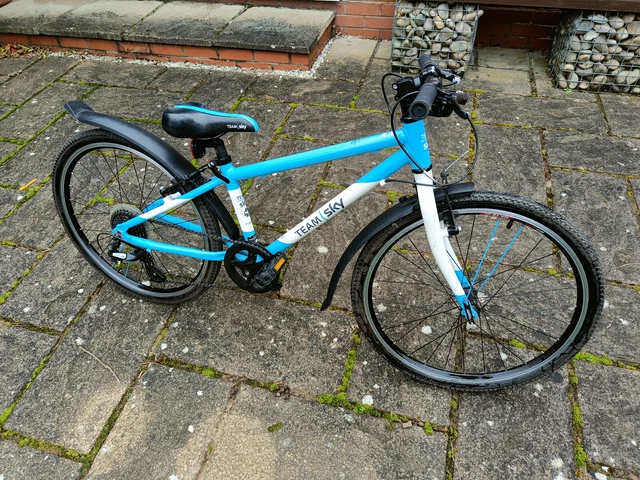 FROG 62 Kids bike Team Sky Blue and White 24