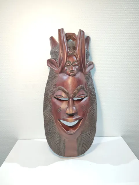 Superbe masque africain, Bois exotique sculpté, Très détaillé