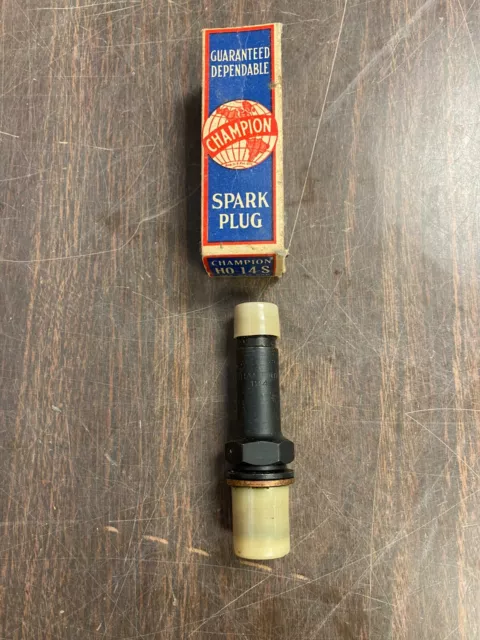 Champion Ho-14-S Ceramic Aviation Aircraft Wwii Spark Plug With Box Nos 1220