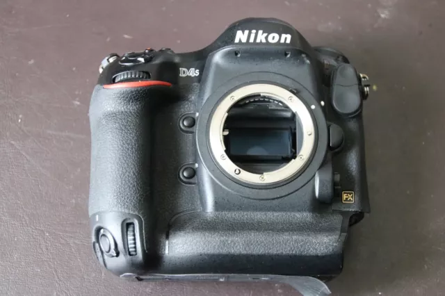 Nikon D4S 16.2MP Digital SLR Camera (Body Only) NO LENS ***FAULTY***