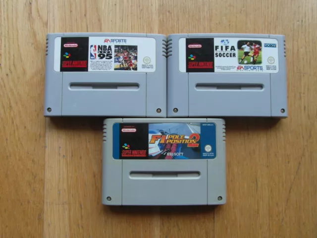 Lot de trois jeux Super Nintendo: NBA  live 95 Fifa soccer et F1 Pole position 2