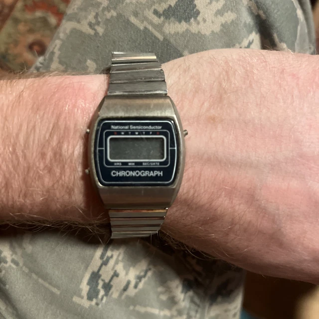 NSC NATIONAL SEMICONDUCTOR digital display quartz watch  display picture 1