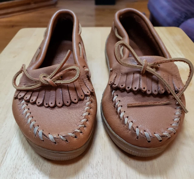 MINNETONKA Fringe Kilty Women’s  Moosehide Moccasin Flats  Size 7