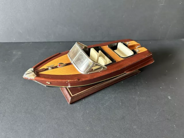 Maquette de bateau - Modèle Riva - Bois et laiton