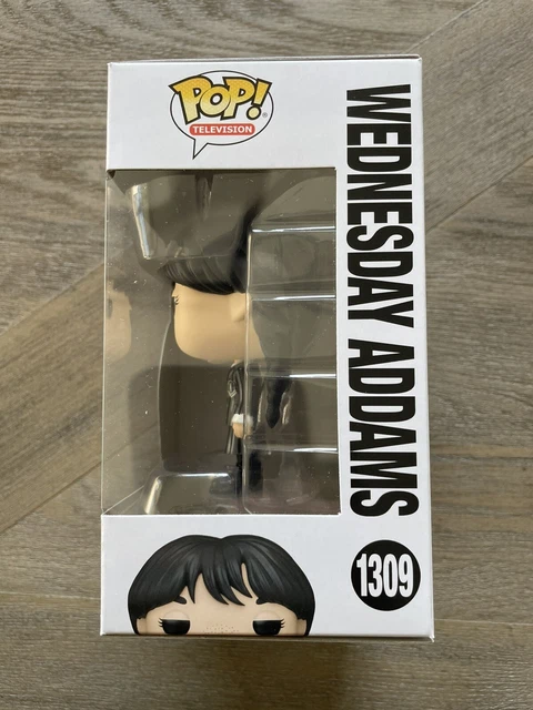 Funko POP! Television - Wednesday Addams - Netflix Addams Family + Protector 2