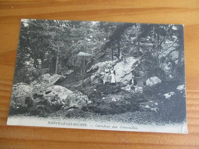 91 CPA Nainville-les-Roches FROG CROSSROADS