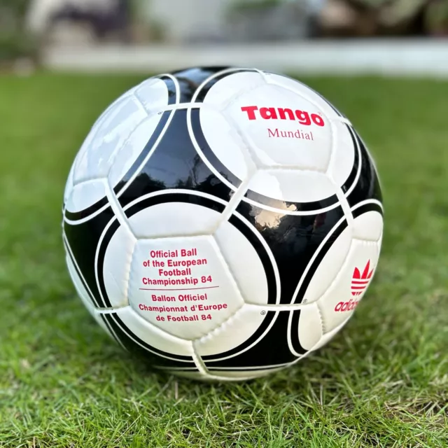 Adidas sales tango mundial