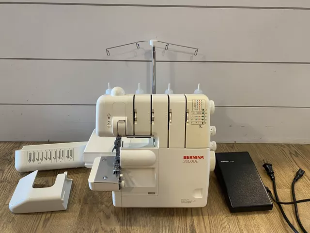 Bernina 2000DE Serger Sewing Machine(Make an Offer) Bernina 2000DE Serger Sewing Machine(Make an Offer)