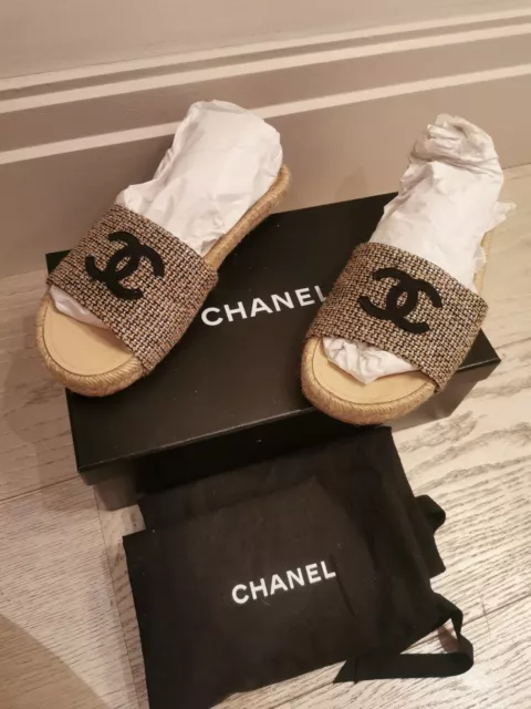 CHANEL Women's CC Chain Thong Sandals Leather