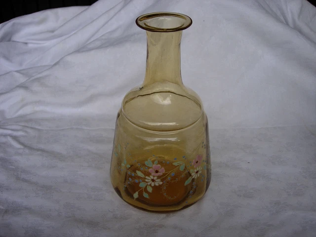 Petite carafe en verre décor floral émaillé - Peut-être LEGRAS ?