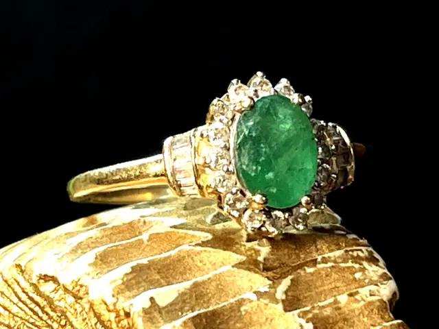 VINTAGE ESTATE 10K Gold Natural Emerald & Diamond Ring Signed ...