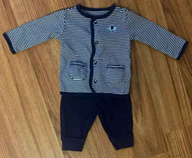 Carter’s Two-piece Navy Blue elephant outfit 0-3 Months