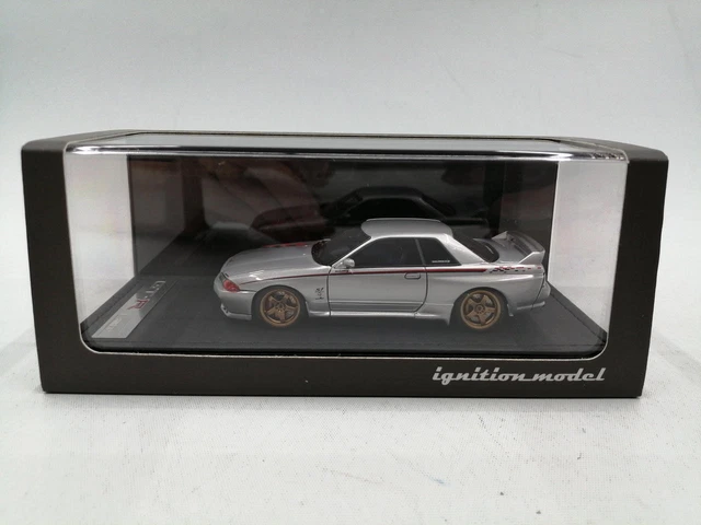 FOCAL HORIZON 1/64 Nissan Skyline GTR R32 S-Tune Nismo Livery Silver