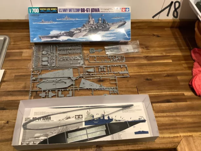 Tamiya 31616 1:700 WWII Schlachtschiff IOWA US Navy (CW333-16R9/1)-2