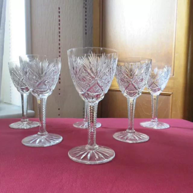 6 verres à liqueur en cristal de saint louis ou baccarat richement taillé H 9,5