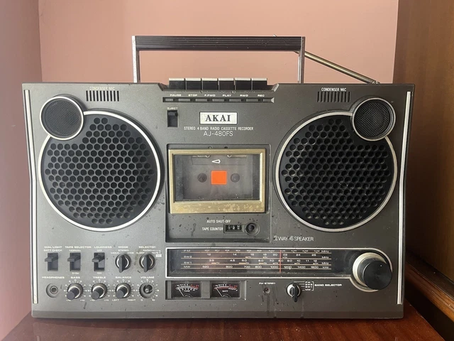 AKAI AJ-557 - BOOMBOX A RESTAURER OU POUR PIECE