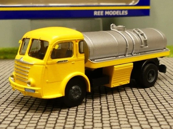 Camion Panhard Movic remorque UFR argentée REE-MODELES REE-CB038 Camion Panhard Movic remorque UFR argentée REE-MODELES REE-CB038