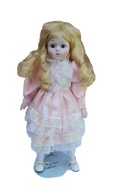 VTG 1988 The HERITAGE MINT LTD COLLECTION Caroline Porcelain Doll W/Stand MCM