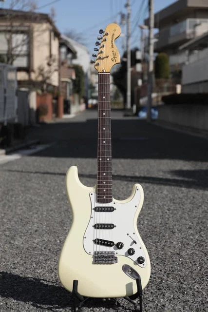 SQUIER BY Fender Stratocaster Japan E serial 1986 Safe