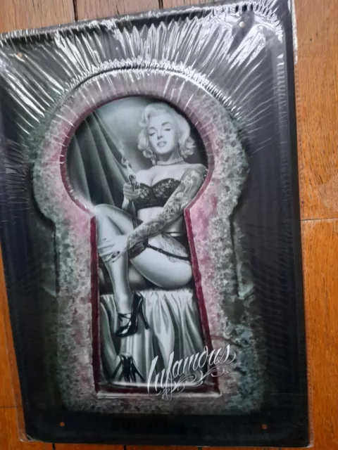 plaque, tole, pin-up Marilyn Monroe sous blister