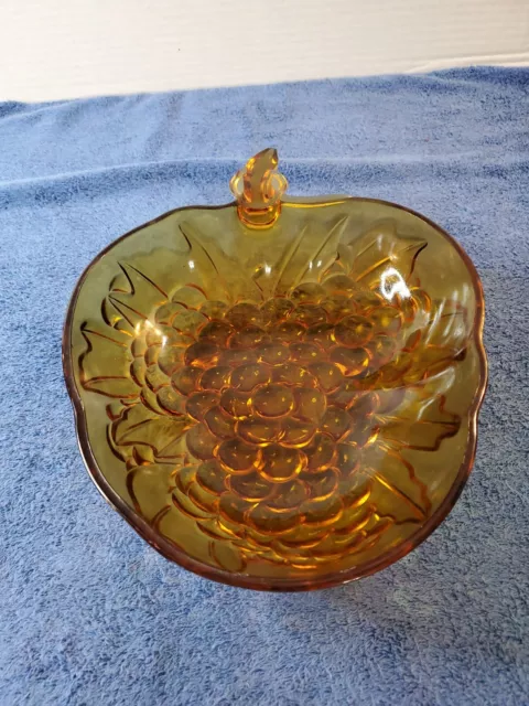 VTG INDIANA GLASS Grape Bunch Shape LG Bowl 1940s Deep Serving  Amber