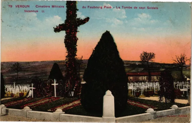 CPA Verdun-Cimetiére Militaire du Faubourg Pavé-Le Tombe de sept Soldats(187493)