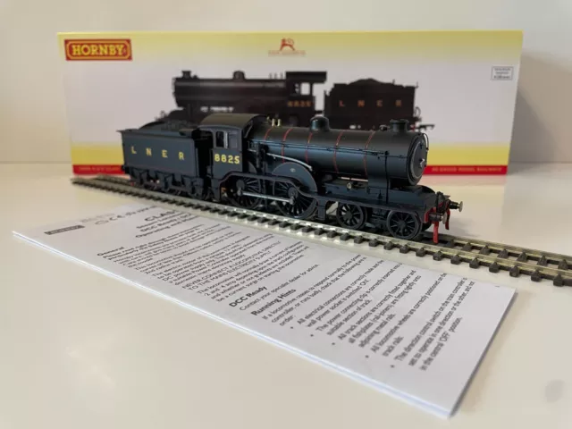 Hornby R3233 OO GAUGE LNER CLASS D16 '8825'