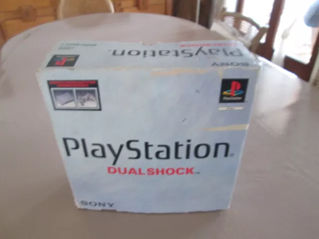 CONSOLE SONY PS1 DUAL SHOCK EN BOÎTE avec accessoires SANS POLYSTYRENE ET NOTICE