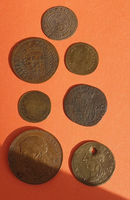 lot de 7 jetons a identifier