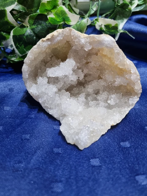 Quarz Geode Marokko,8x7x5cm,180Gramm.