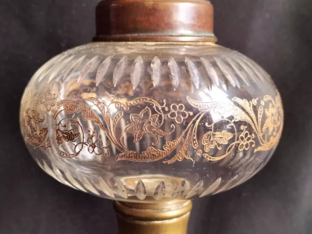 Baccarat? / Petite lampe à pétrole bronze & cristal taillé et doré / Art Nouveau