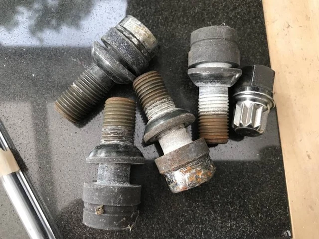 Locking Wheel Bolts For Audi TT Mk1 (8N) – 14x1.5 Tapered Set (1998-2006)