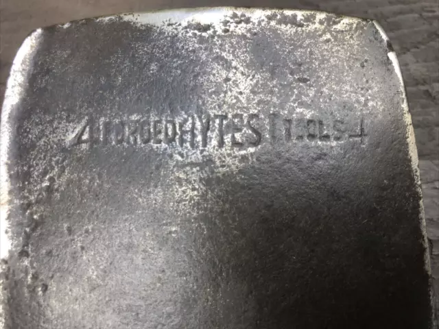 Vintage HYTEST FORGED TOOLS 4 Lb Axe old tool Australia 161 X 124 mm split poll