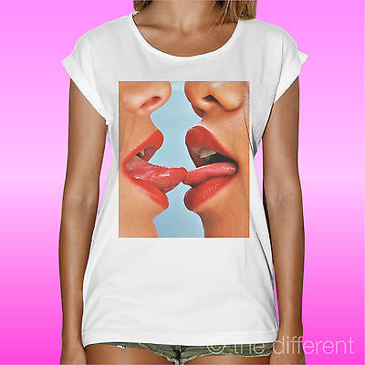 T-Shirt Bianca Donna Woman Sexy Tongue Kiss Lingue Bacio Ragazze Idea Regalo