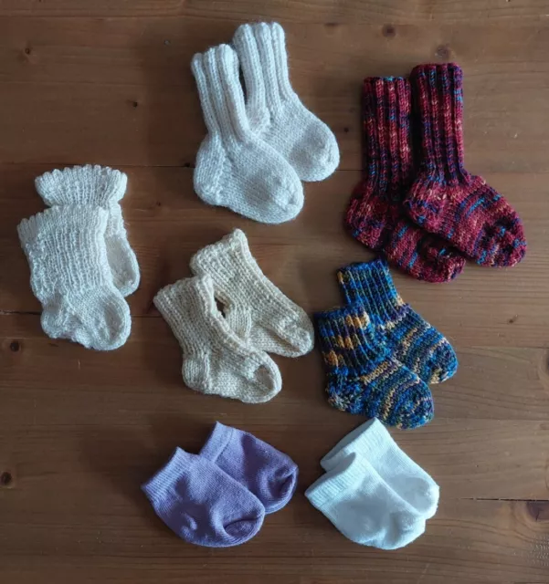 Gestrickte Strümpfe und Socken für Puppen, Puppenkleidung