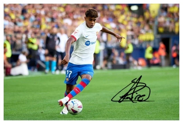 LAMINE YAMAL - FC BARCELONA & SPAIN WONDERKID - 6x4 Signed Autograph