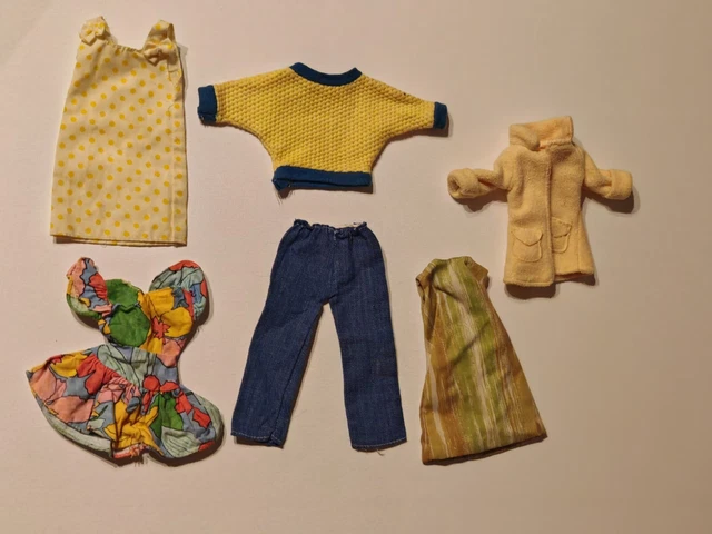 Lot de vêtements Barbie vintage 1970