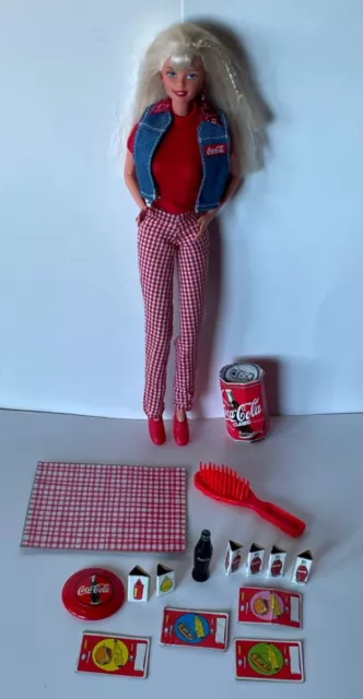 1997 Coca Cola Picnic Barbie with many Accessories, Frisbee, Mattel