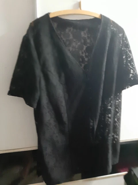 Siehe fotos.Damen bluse,schwarz..grosse grösse.guter zustand.nur 3 Tage günstig.