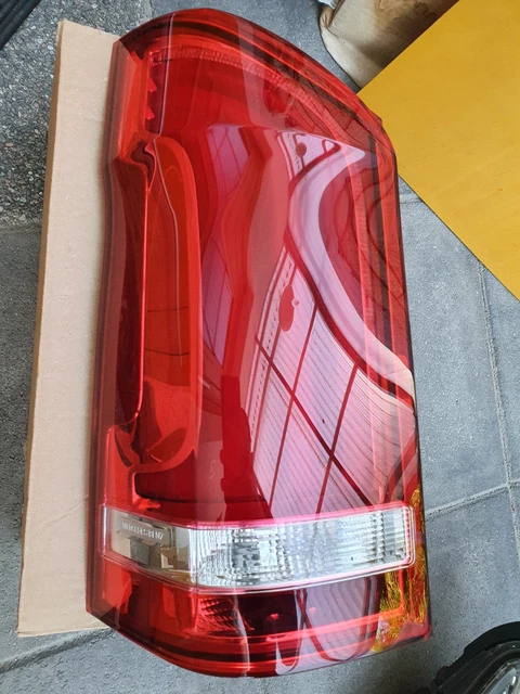 ORIGINAL MERCEDES BENZ W447 VKlasse LED Rückleuchte li A4478200564