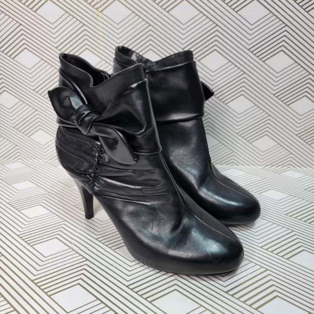 Nine West Women's Concer Black Leather Heeled Ankle Booties Size 8.5M Zip Up