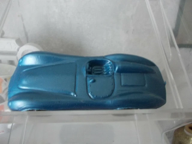Ancienne voiture en plastique soufflé publicitaire " prospèrite" Bon état