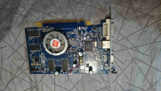 CARTE GRAPHIQUE POWERCOLOR RV6DE-NB3 ATI Radeon VE 7000 64MB DDR VGA DVI TV-Out EUR 35,12 - FR CARTE GRAPHIQUE POWERCOLOR RV6DE-NB3 ATI Radeon VE 7000 64MB DDR VGA DVI TV-Out EUR 35,12 - FR