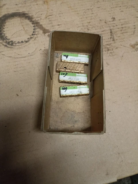 Gleitplatte 4 Stück passend zu Deutz Fahr 06572589