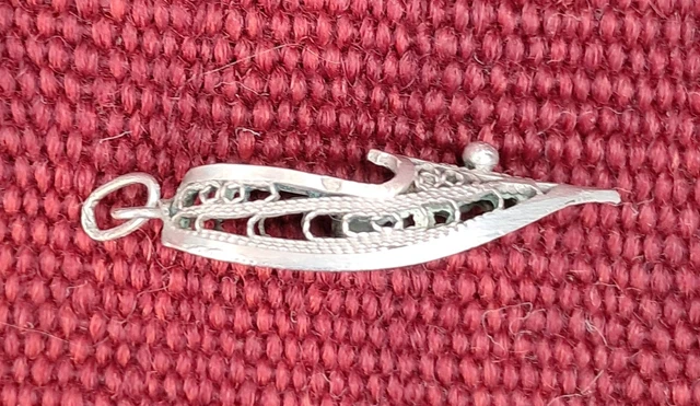 Collier Vintage Pendentif Babouche Filigrane En Argent - Pièce Ancienne 1682 - Superbe Patine