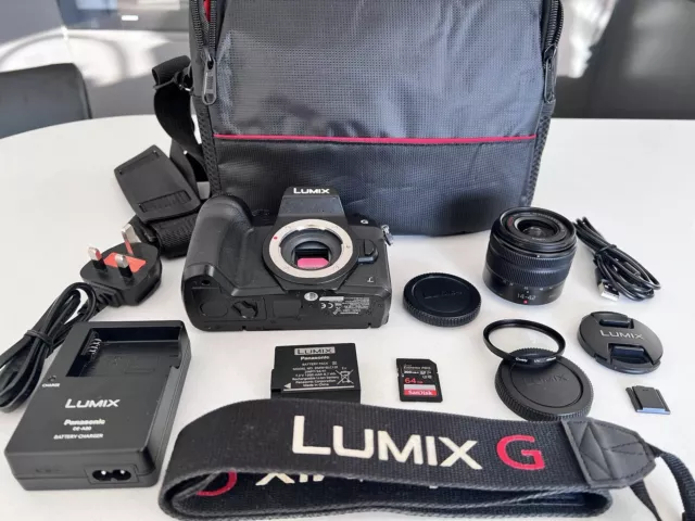 Panasonic Lumix DMC-G80 Camera + Panasonic Lumix 14-42mm II Lens + Camera Bag