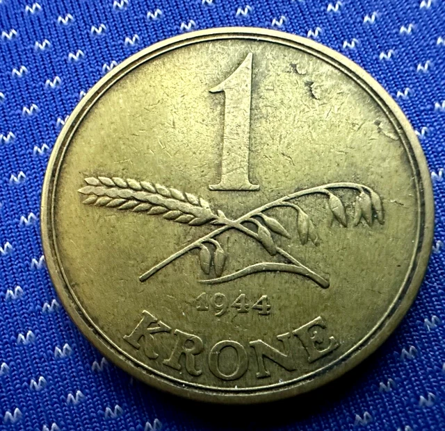 1944 Denmark 1 Krone Coin VF XF ( 1.7 Million Minted )   Aluminum Bronze   #M414