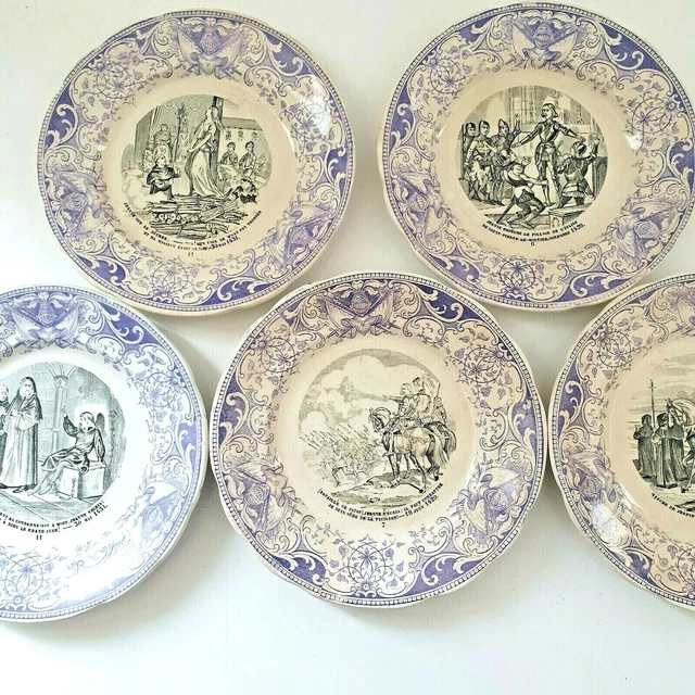 Lot De 2 Assiettes Parlantes Humoristiques Anciennes En Faïence, Style Militaire Et Choisy Leroy, Début XXe Siècle